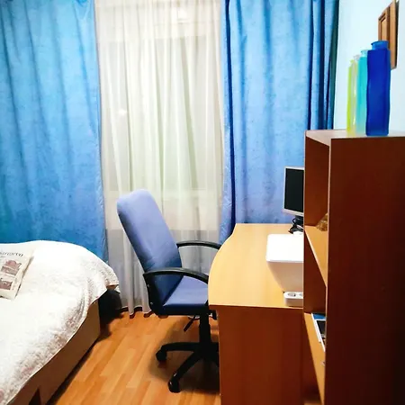 Comfy With Workspace In Location Homestay *